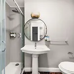 Adore Appart hôtel 3*