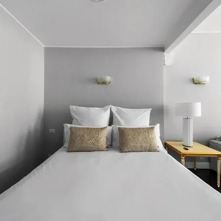 Aparthotel Adore 3*