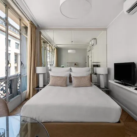 Ξενοδοχείο με διαμερίσματα Adore