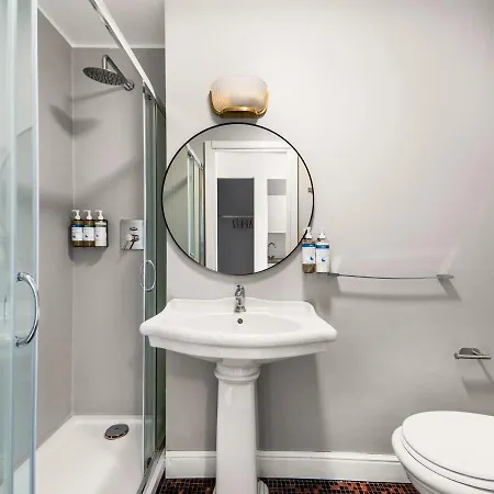 Adore Aparthotel 3*